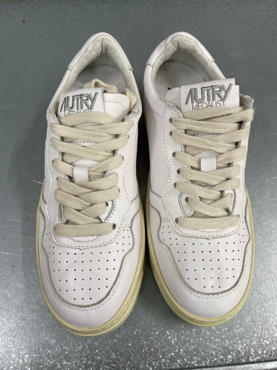 오트리 메달리스트 로우탑 35 상품이미지5