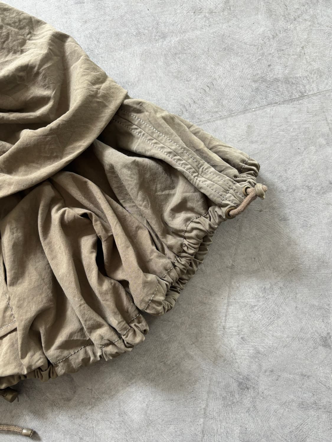 Moschino 모스키노 카키 크롭 후드 셔링 점퍼  상품이미지6