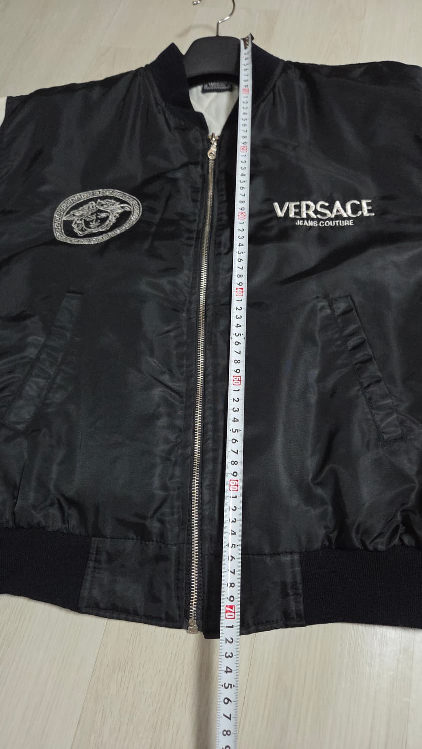 (착샷) 90s 베르사체 진스 쿠튀르 바시티 자켓 상품이미지8