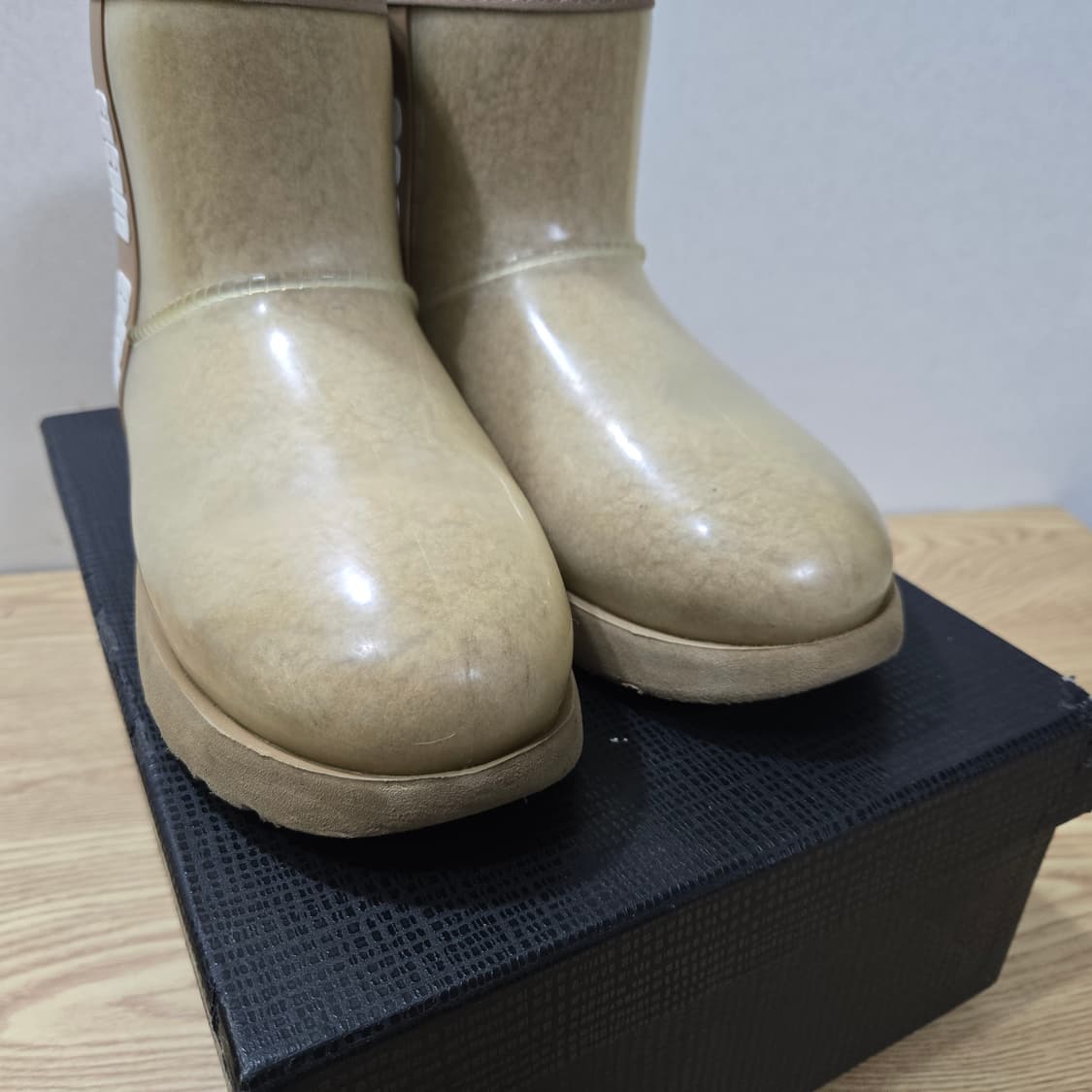240 UGG 미국어그 클리어 미니 베이지 방수어그 상품이미지5