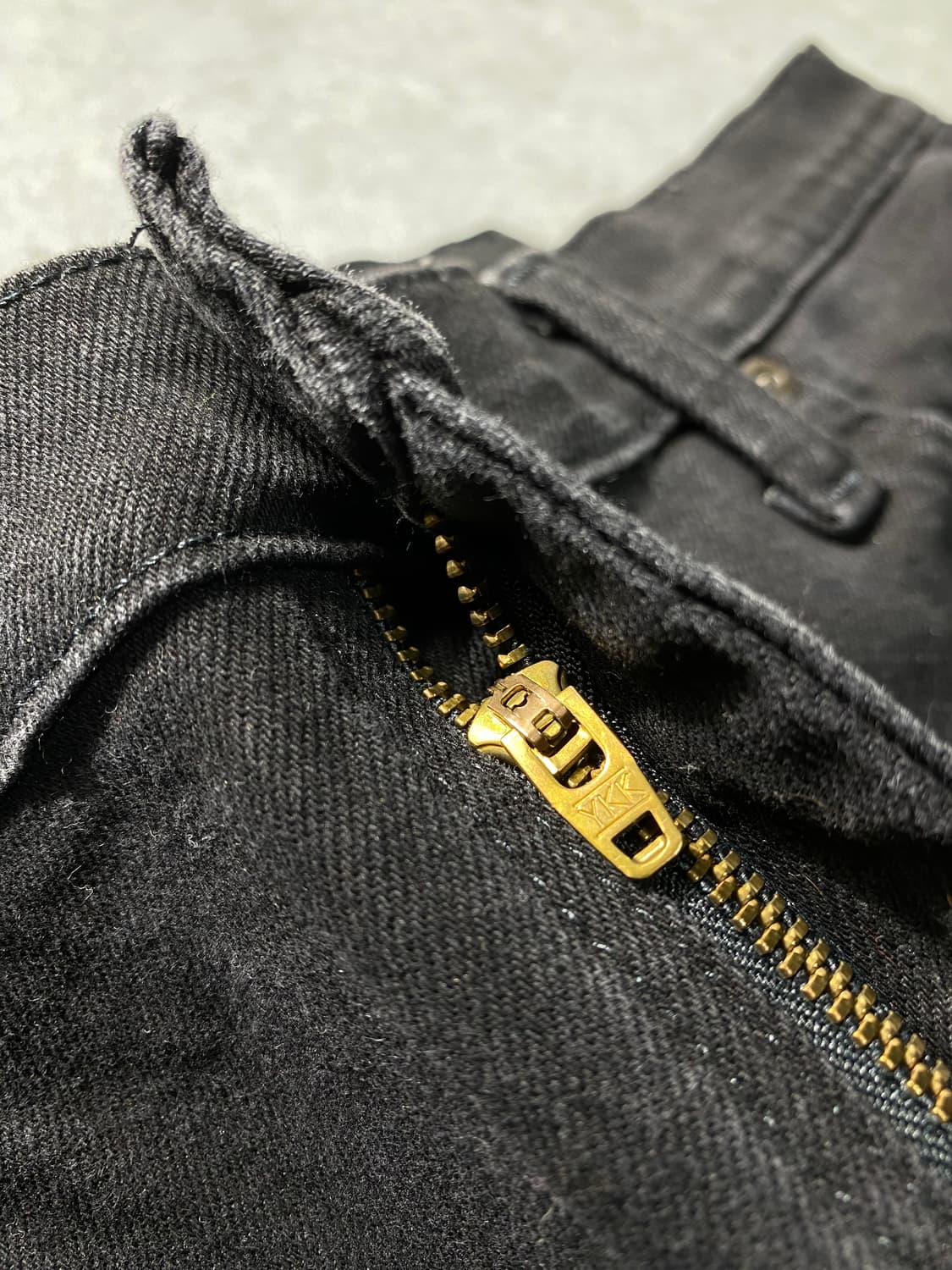 [36-37] Wrangler 랭글러 어센틱 릴렉스드핏 블랙 데님팬츠 상품이미지4