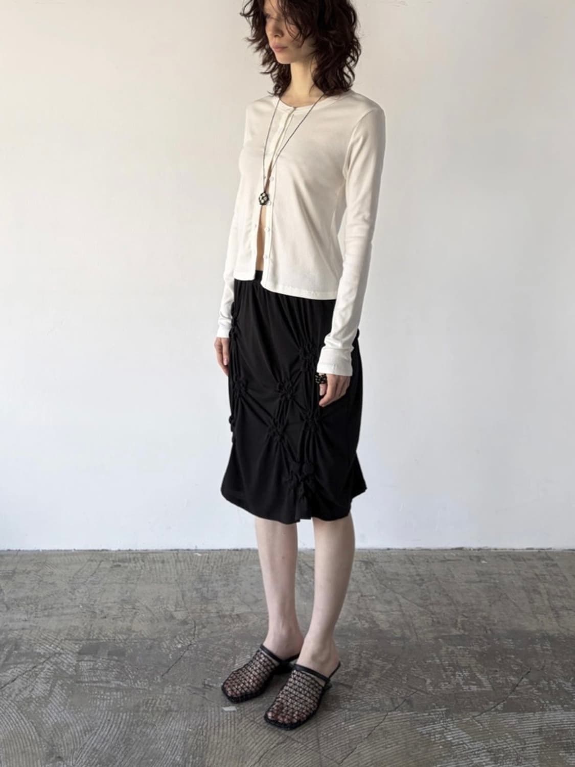 텍스쳐서울 relief floral midi skirt 상품이미지2