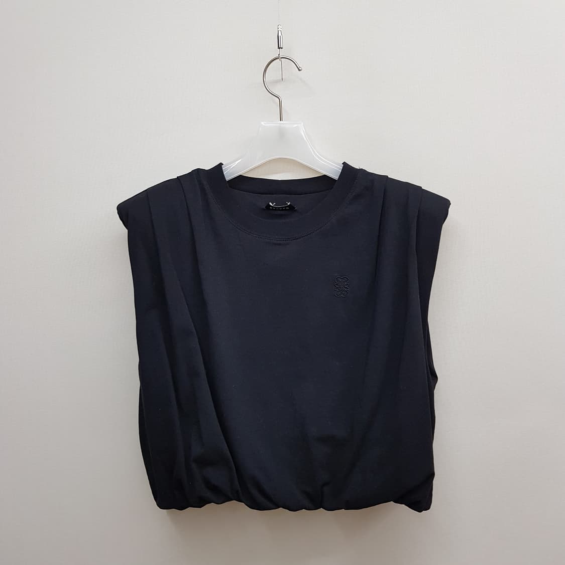 산드로 숄더패드 슬리브리스 티셔츠 M사이즈 상품이미지1