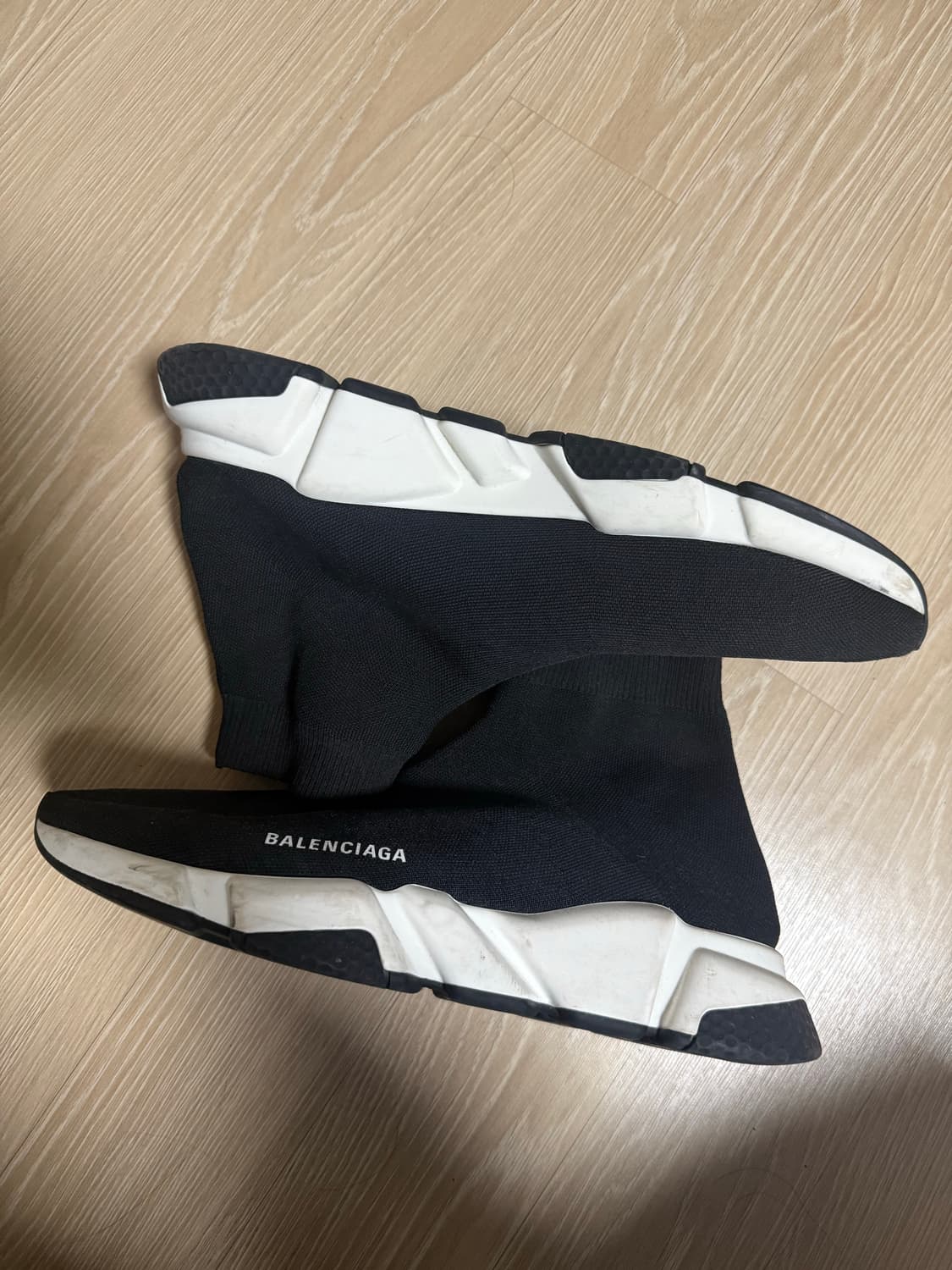 발렌시아가 스피드러너 44 상품이미지3