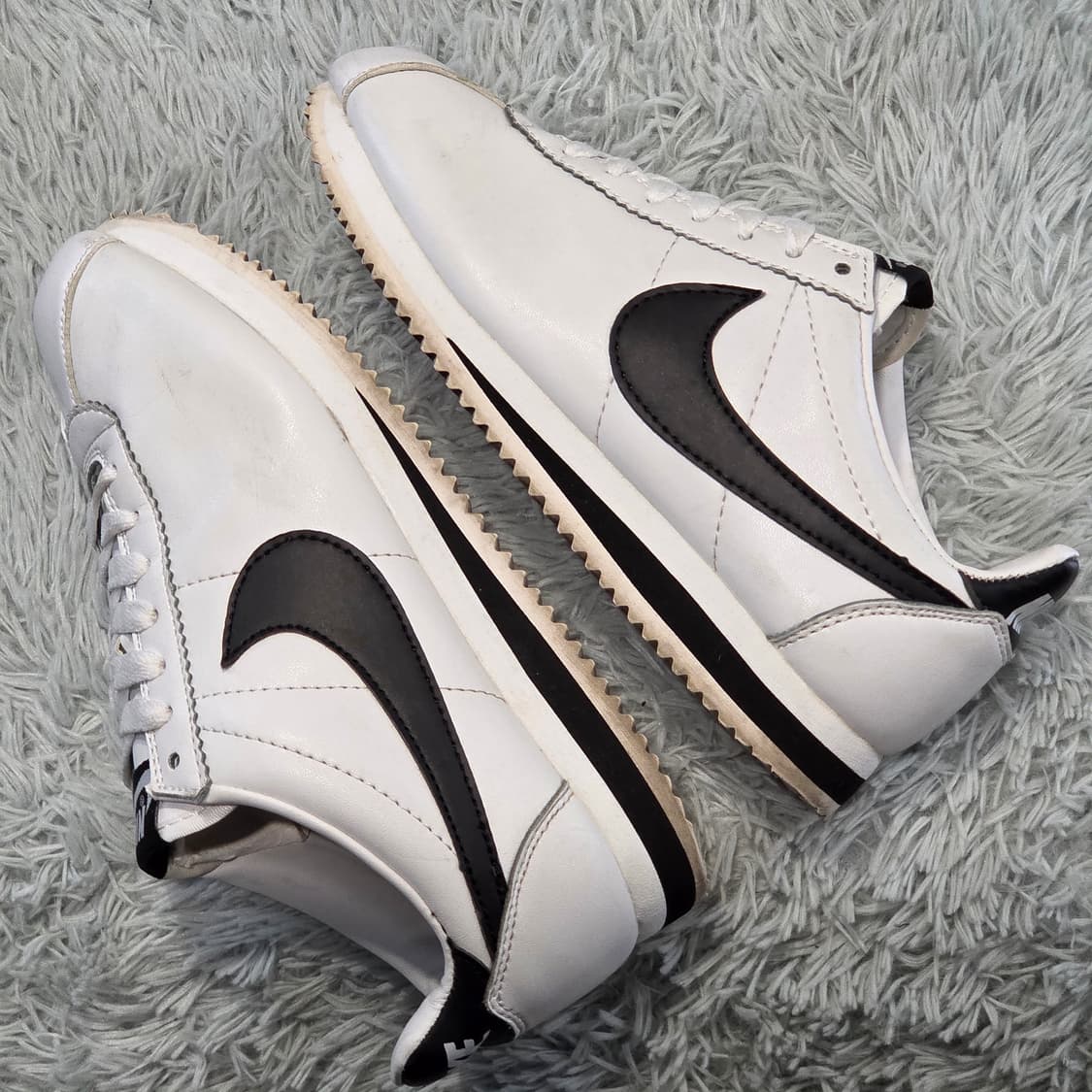 8w-25:나이키 클래식 코르테즈 레더 화이트 블랙 235mm 상품이미지8