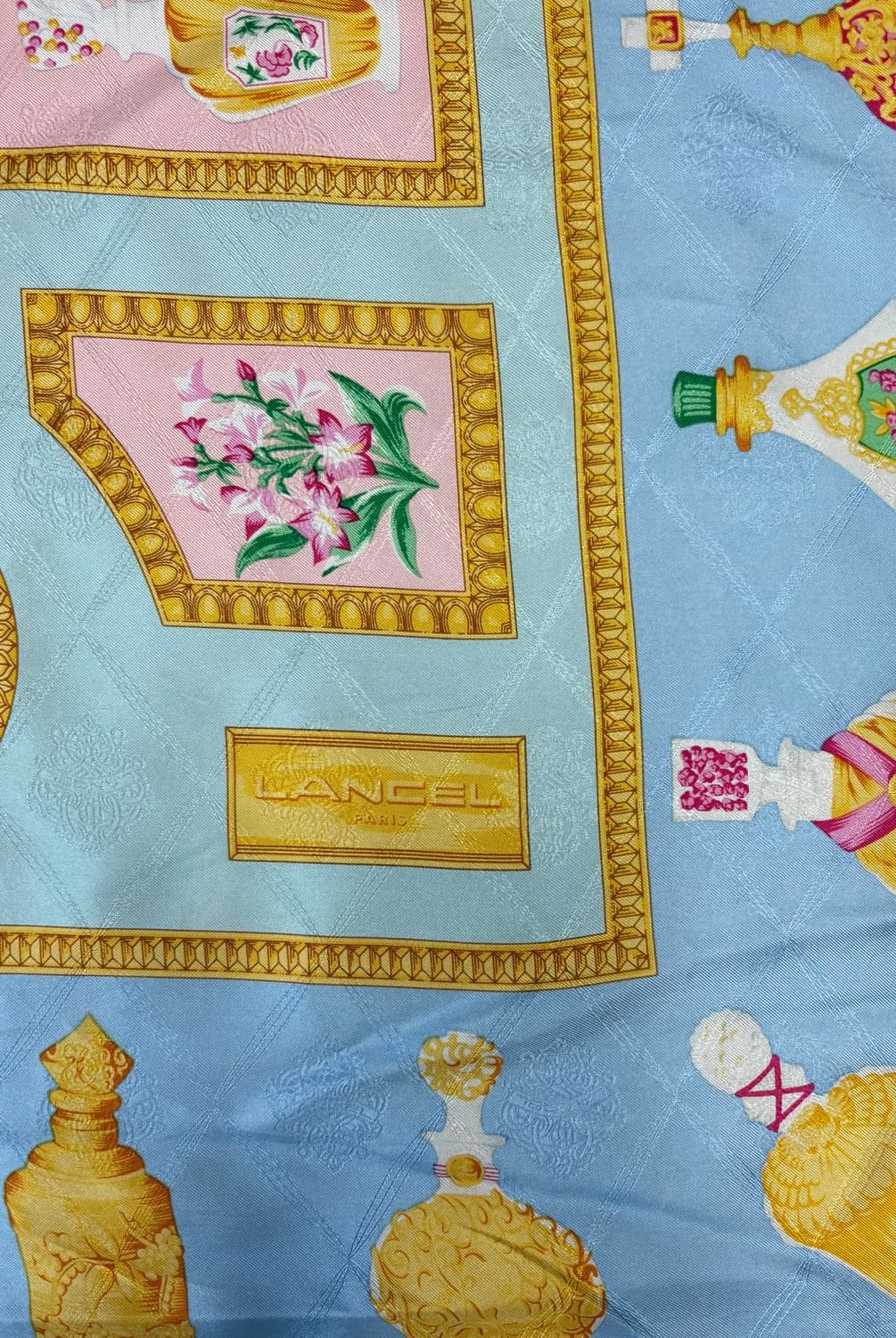 랑셀(Lancel) 향수병 일러스트 실크 스카프  상품이미지2