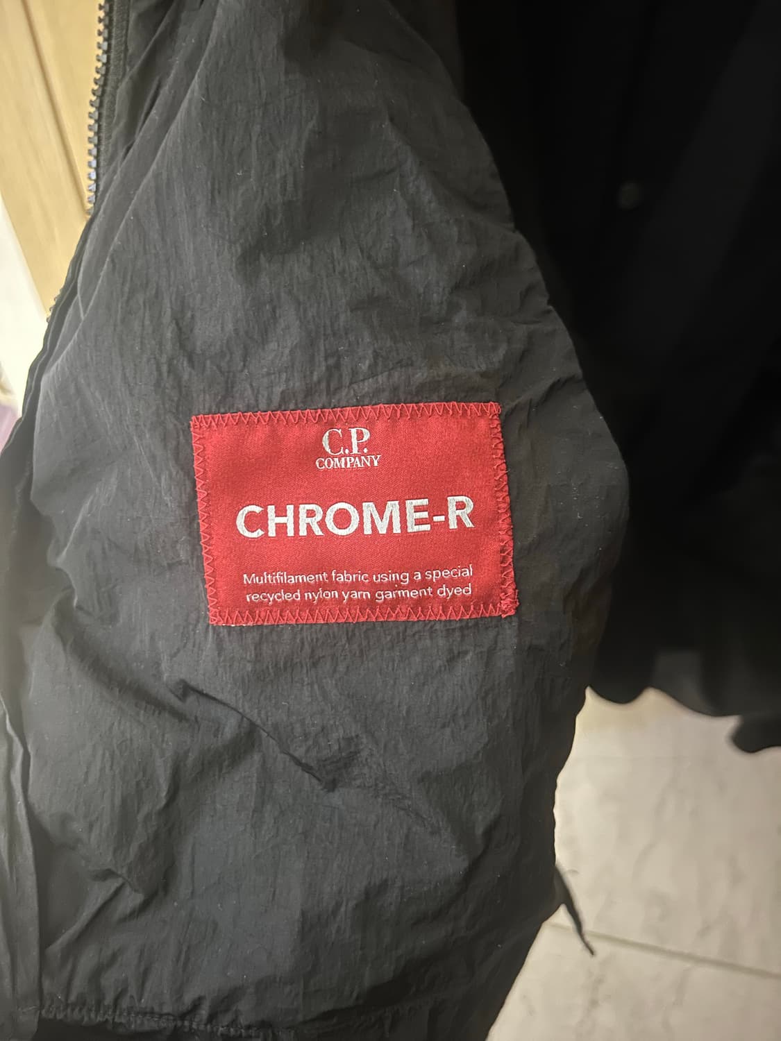 C.P. Company 씨피컴퍼니 렌즈 와펜 후드 자켓 상품이미지4