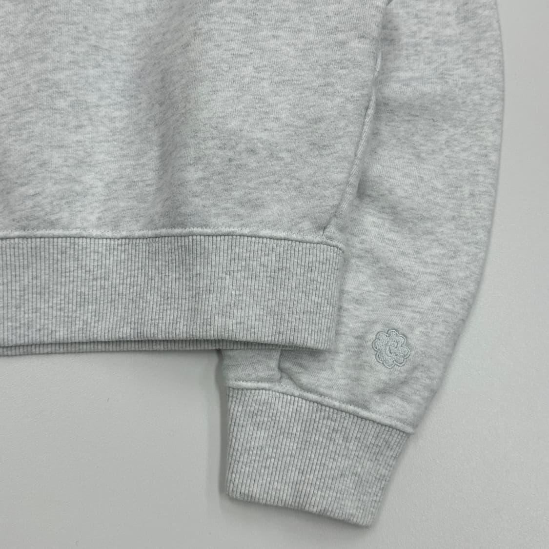 커버낫 크롭 그레이 맨투맨 상품이미지4