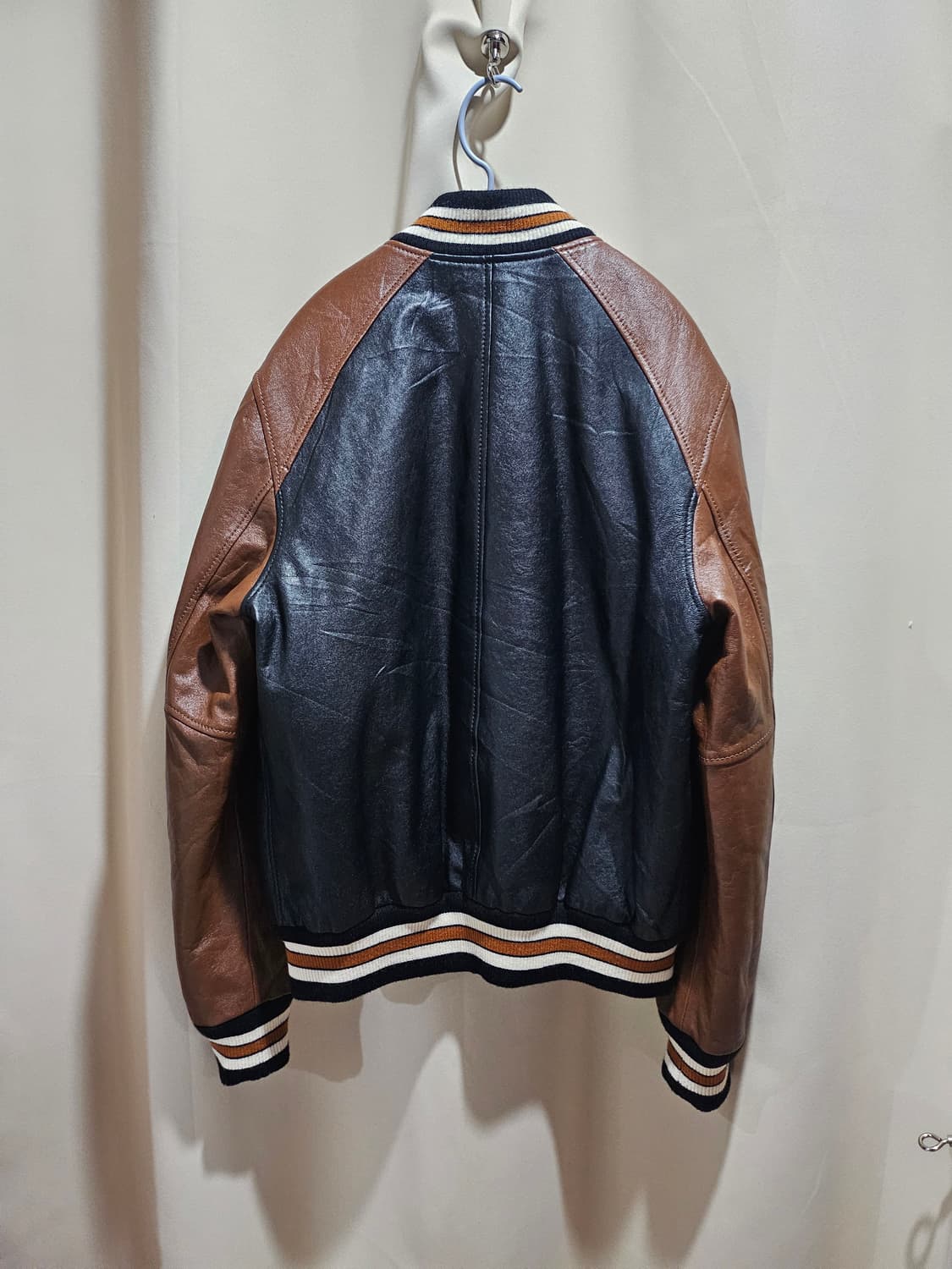 코치 레더 바시티 자켓 상품이미지2