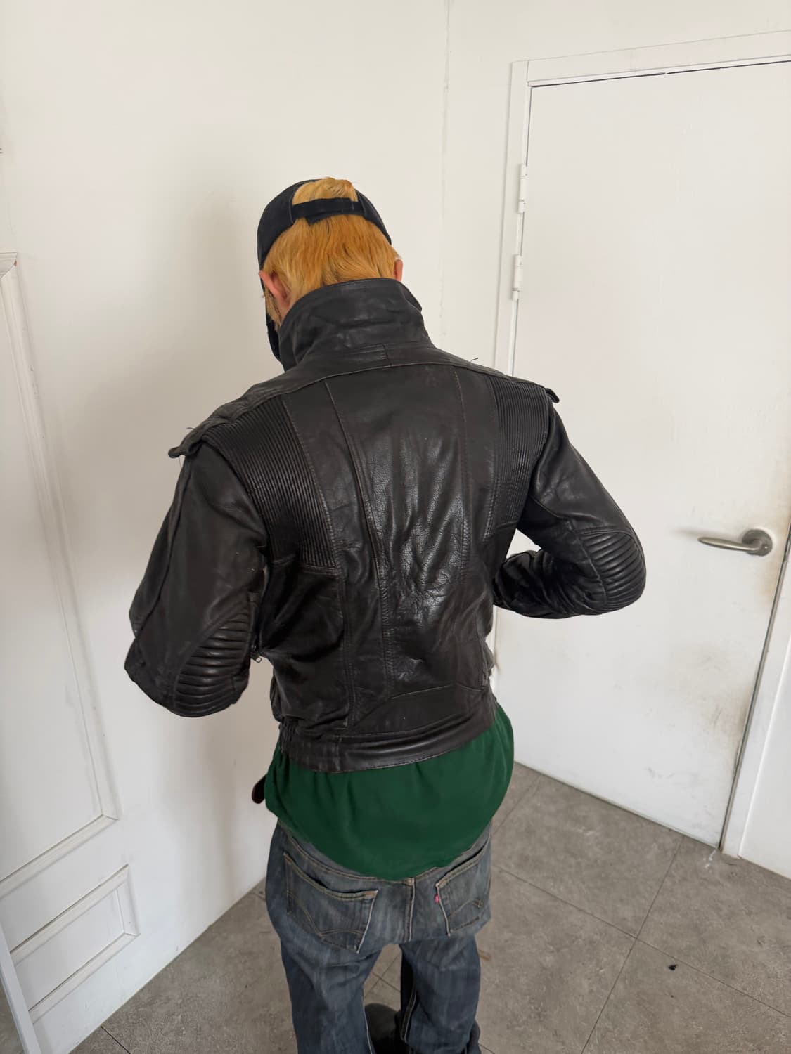 하네스 디테일 바이커 레더 자켓 상품이미지6