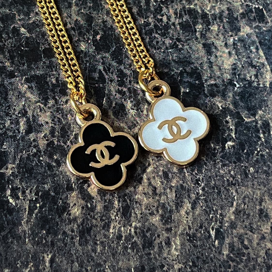 2Color 샤넬 쁘띠 클로버 업사이클링 골드 목걸이 상품이미지4