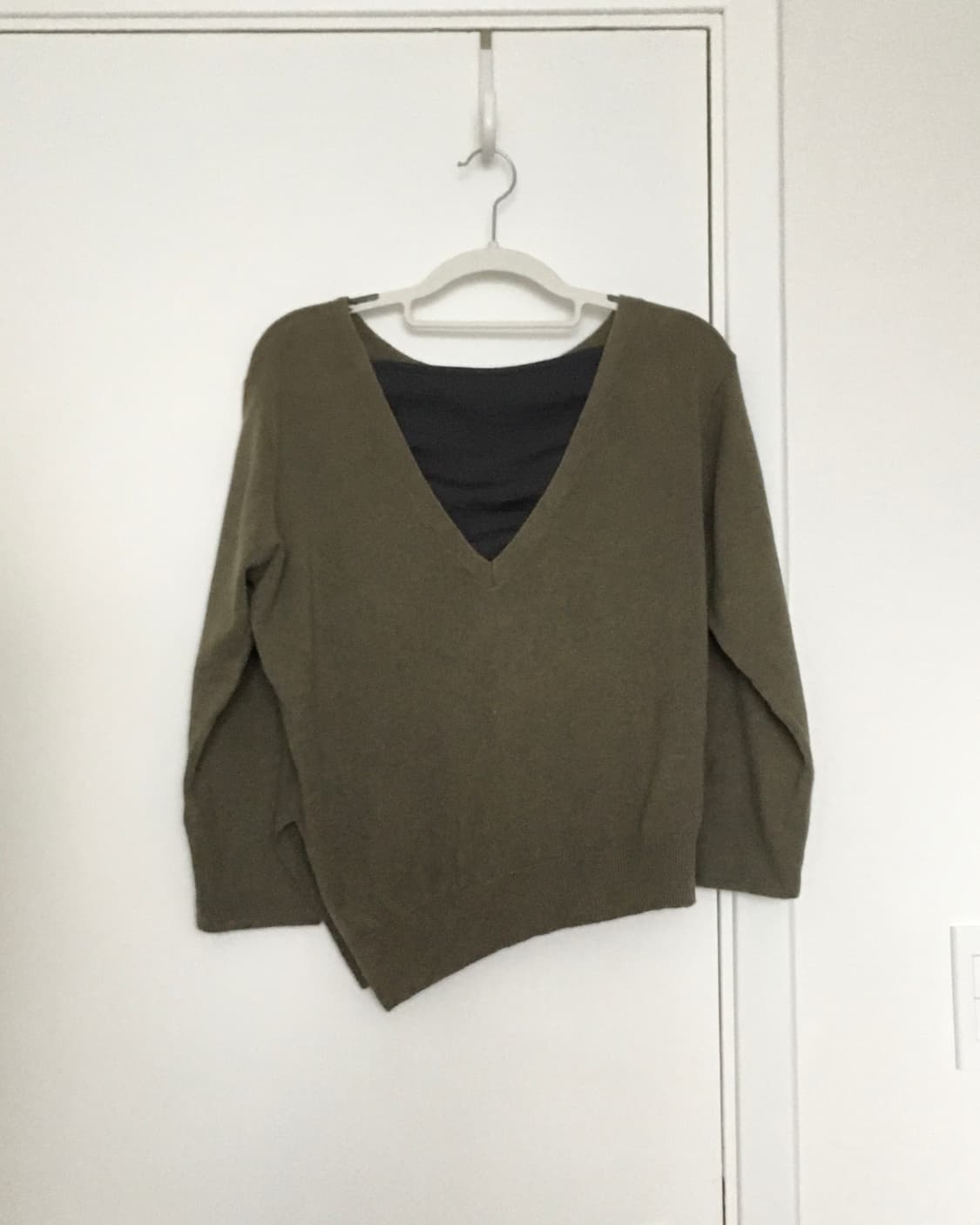 VTG Unbalance Khaki Knit Sweater 상품이미지4