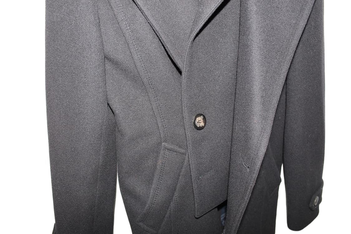 우영미 솔리드옴므 비대칭 사선 코트 상품이미지8