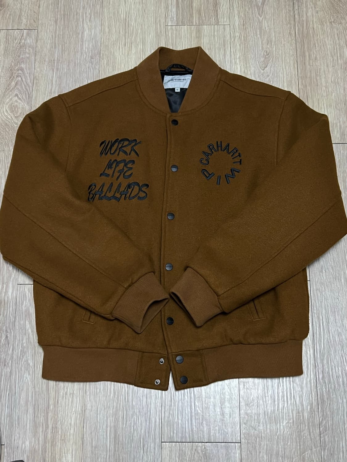 [M] 칼하트wip 바시티 붐버 자켓 상품이미지1