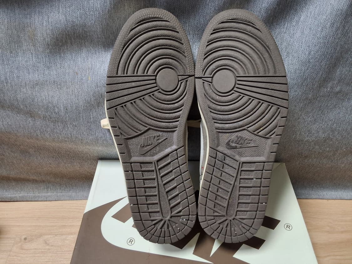 나이키 에어조던1 트래비스 스캇 리버스모카 265 상품이미지6