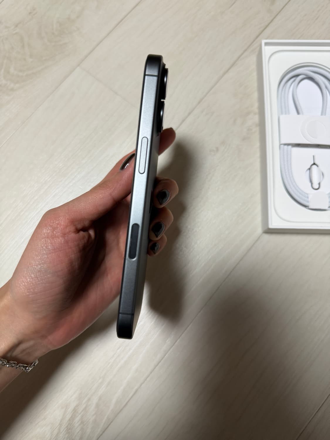 아이폰17일반 블랙 256 풀박스 홍콩판 카메라무음 상품이미지3