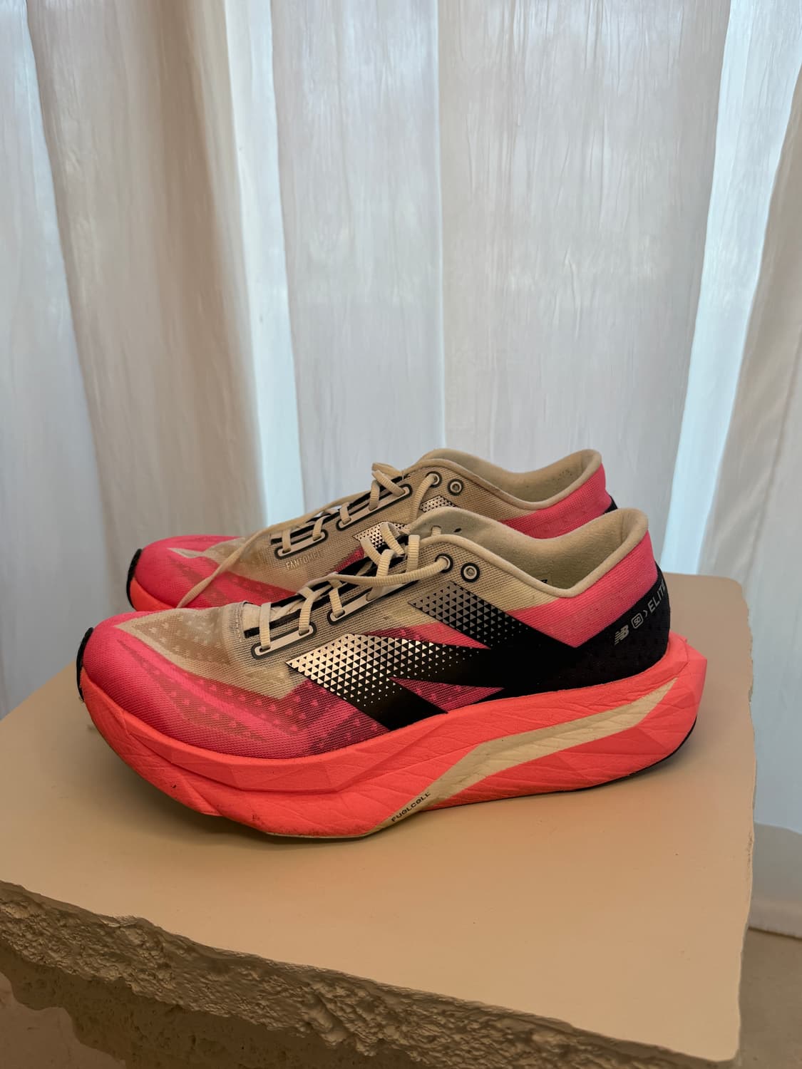 뉴발란스런닝화 엘리트카본화 260 상품이미지2