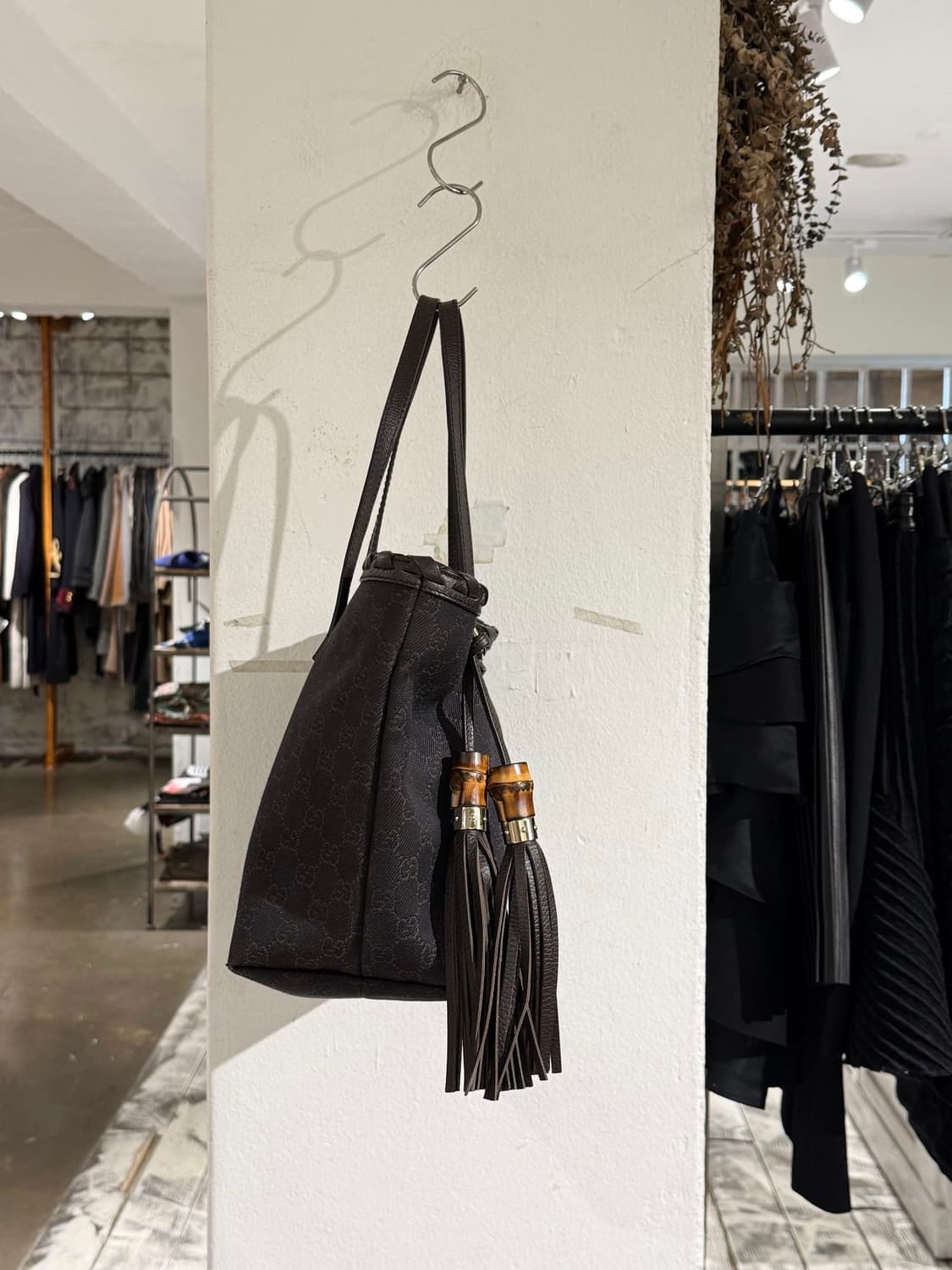 구찌 브라운 GG 모노그램 캔버스 숄더백 상품이미지4