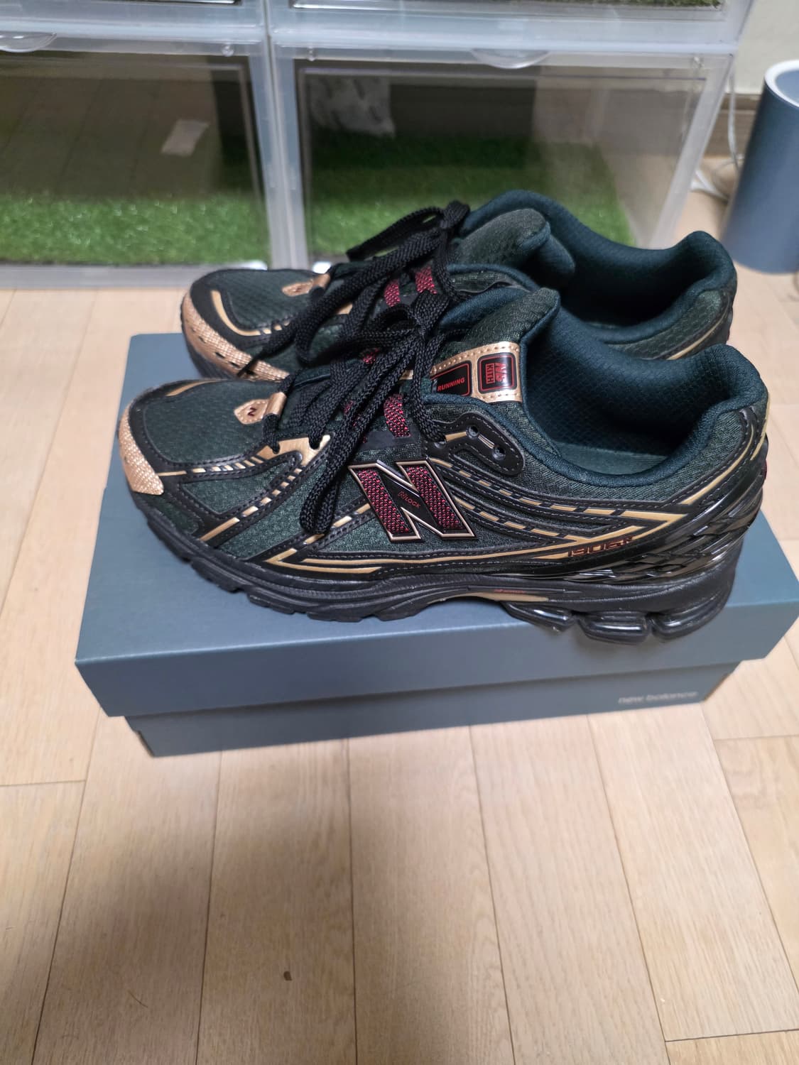 뉴발란스 x 키스 1906R 블랙 그린 275 상품이미지1