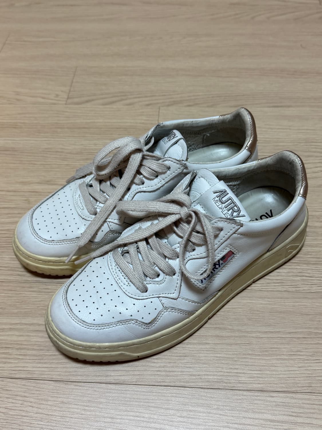 오트리 메달리스트 골드 40사이즈 상품이미지1