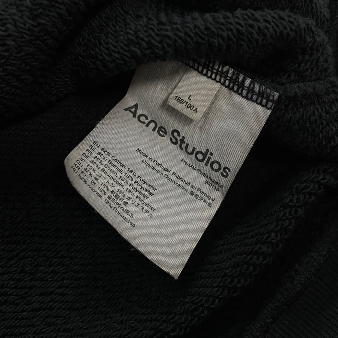 아크네스튜디오 12주년 라벨 크루넥 맨투맨 블랙 상품이미지5