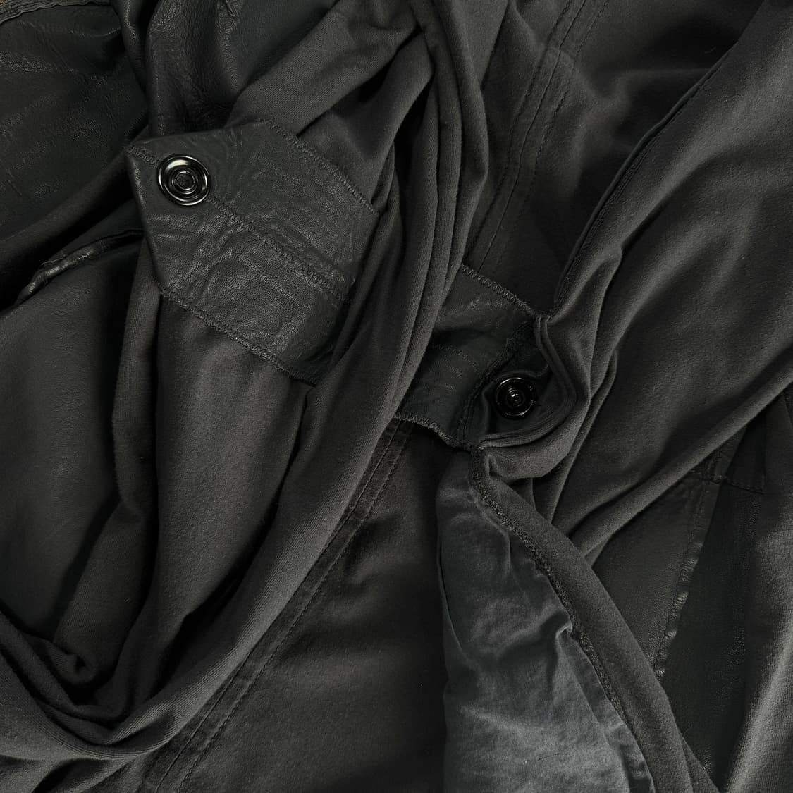 이태리 BROGDEN 텍스처블록 레더 블록 후드 롱 자켓 상품이미지3