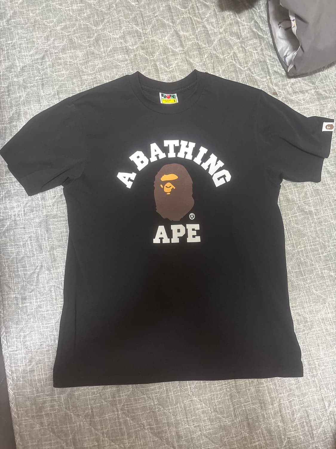 베이프 반팔티 블랙 판매합니다 상품이미지3