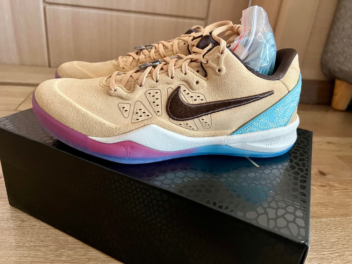 275)새상품 나이키 코비8 프로트로 시엠플레바로크 브라운 상품이미지1