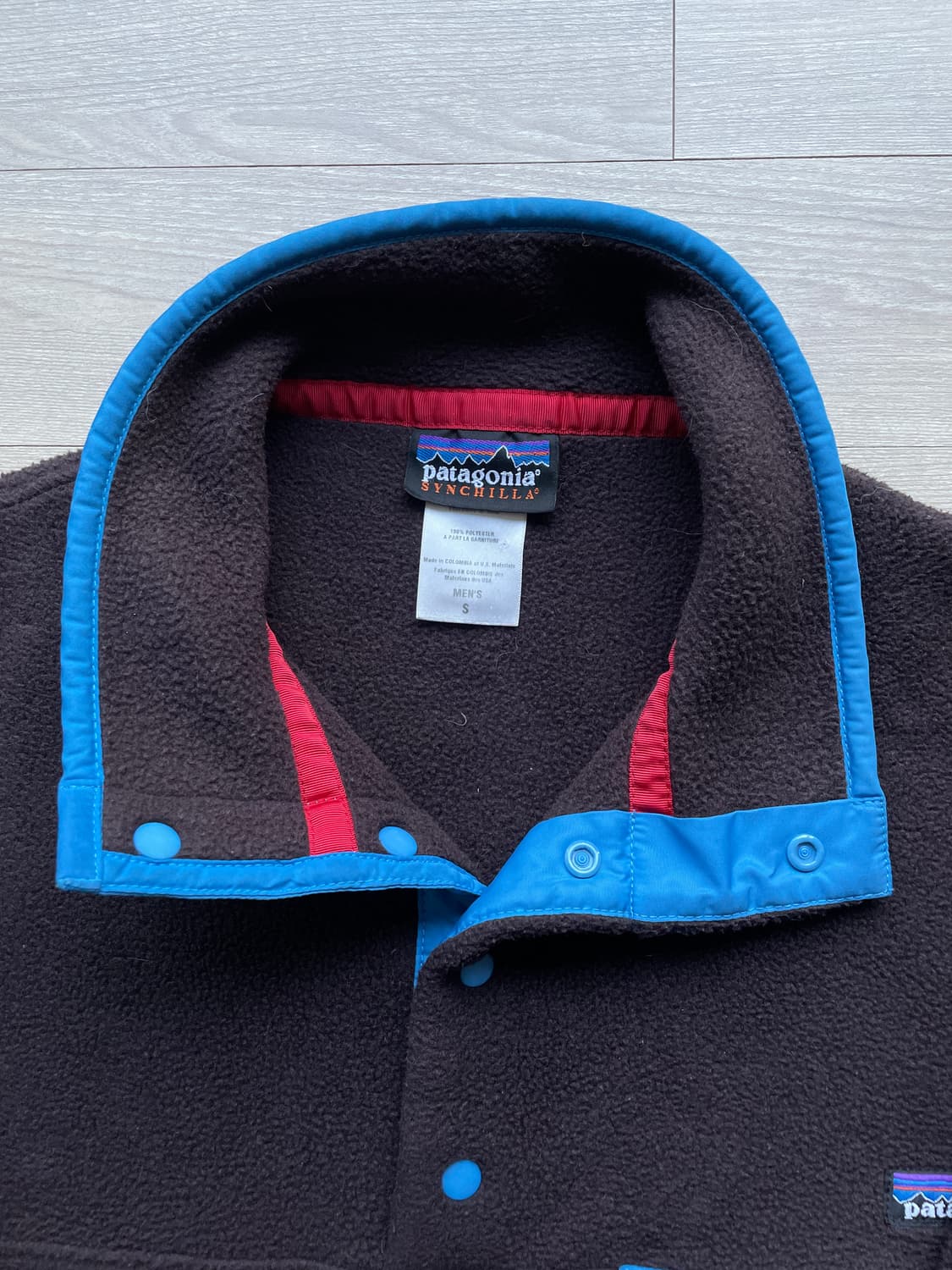 파타고니아 신칠라 브라운 플럼 잔나비 최정훈 착용 상품이미지4