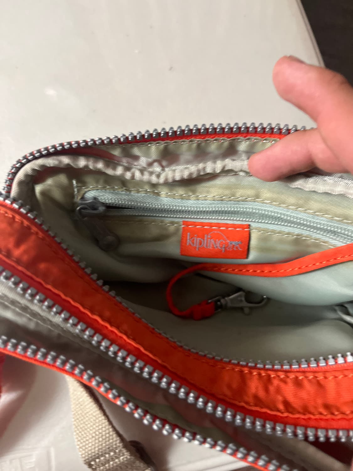 키플링 투톤 크로스백 상품이미지4