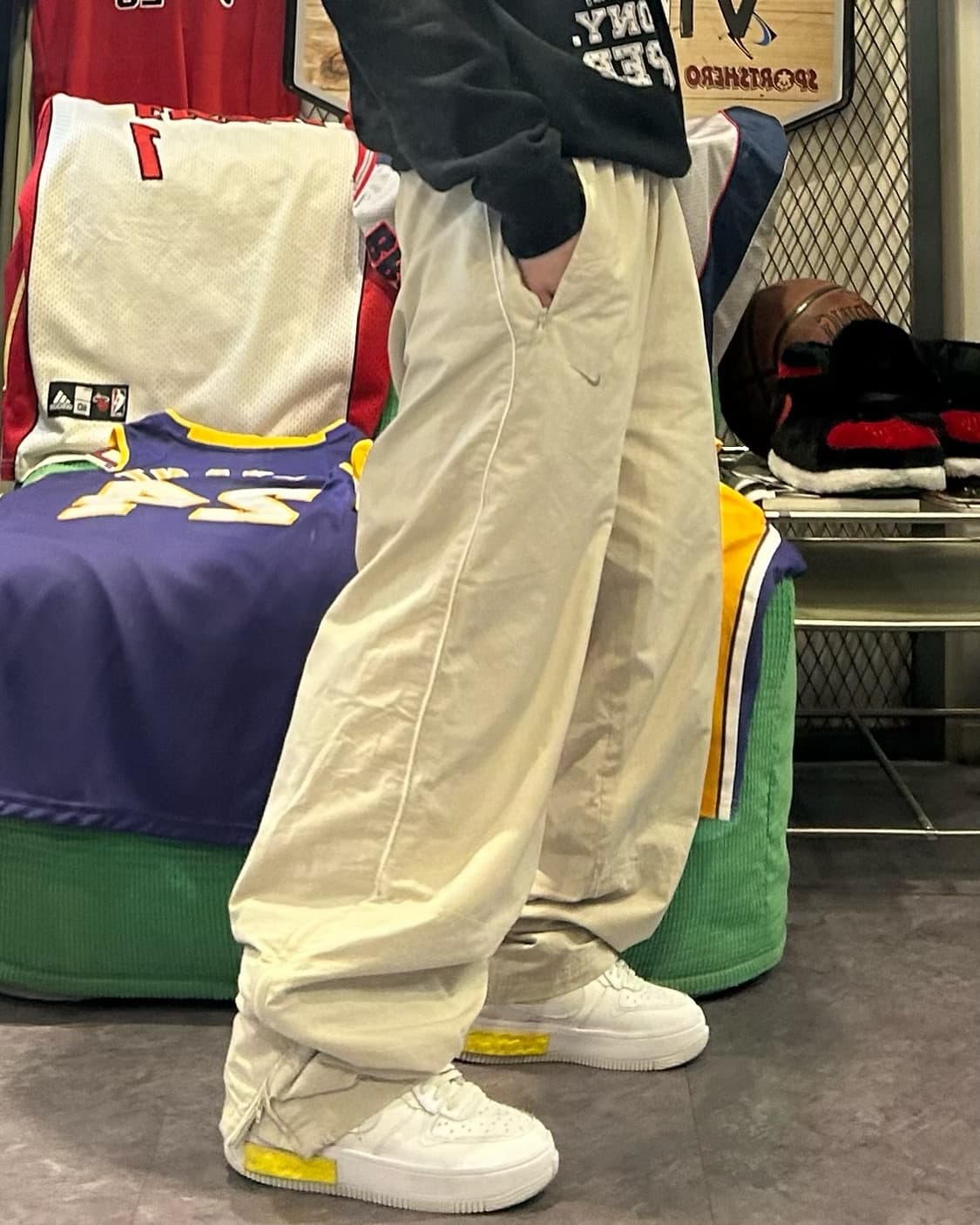  Nike beige track pants 상품이미지2