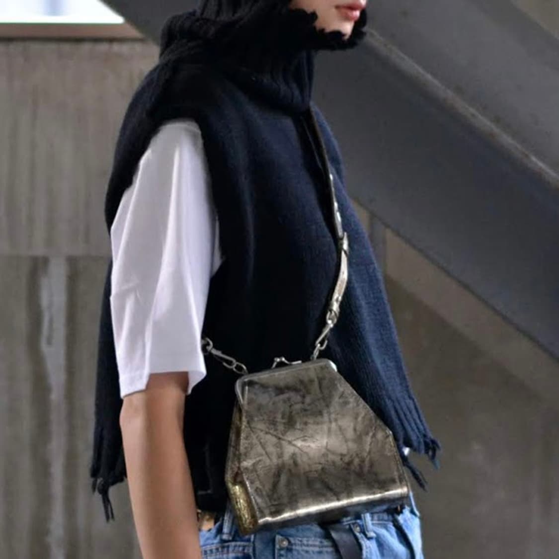 [PERVERZE] crash turtle sleeveless knit 상품이미지9