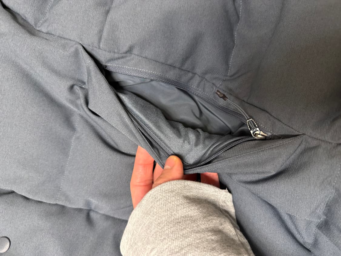 룰루레몬 남성 구스다운 패딩 M사이즈입니다. 색상은 무난한 하늘빛색상 , 상품이미지4