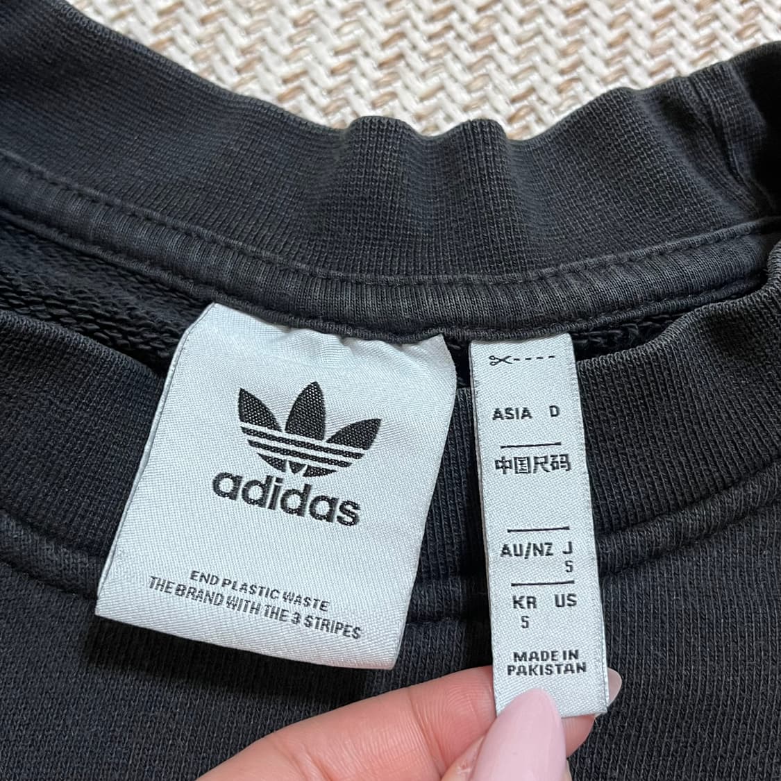 [정품] 아디다스 블랙 트레포일 삼선 맨투맨[ S ] 상품이미지4