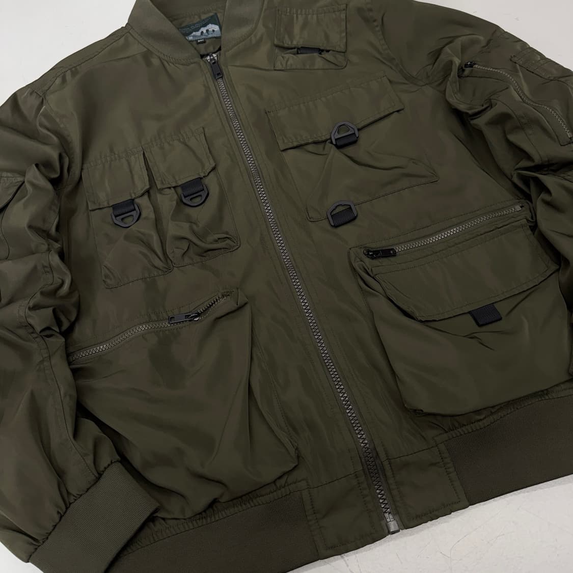 멀티포켓 테크니컬 바람막이 자켓 카키 상품이미지4