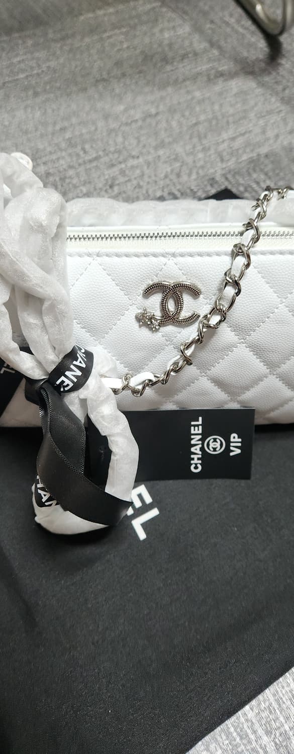 샤넬 AP4704 25B. 체인 클러치 미니 캐비어 화이트 상품이미지1