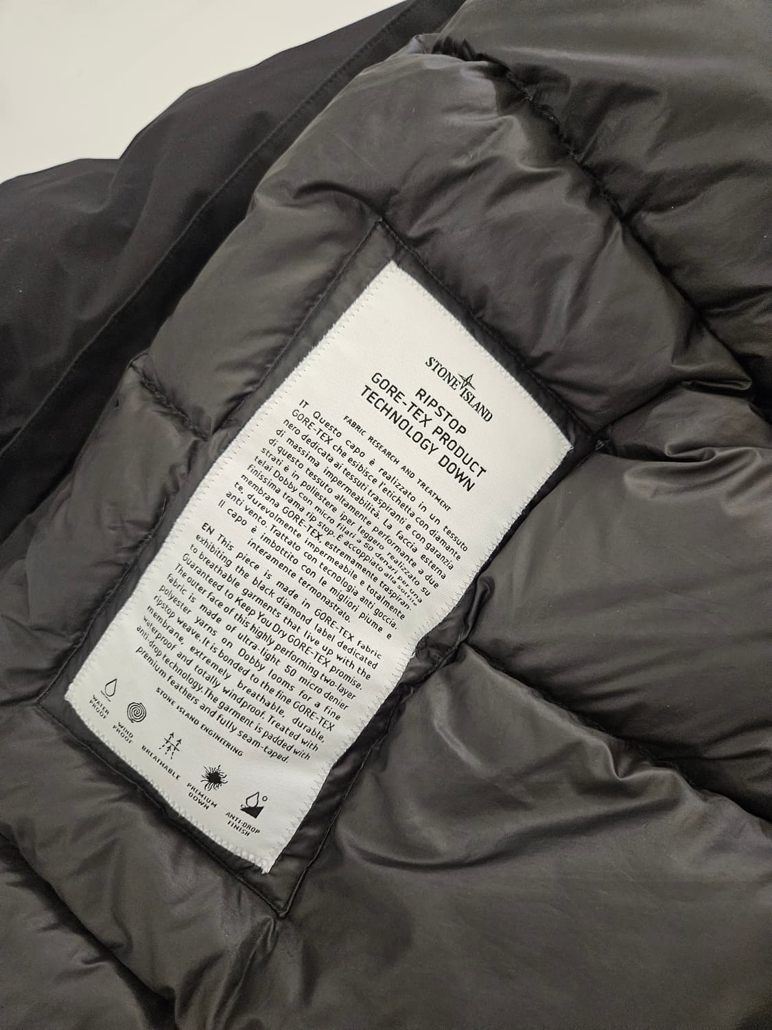 스톤아일랜드 21FW 립스탑 고어텍스 다운자켓 블랙 M(100~103) 상품이미지4