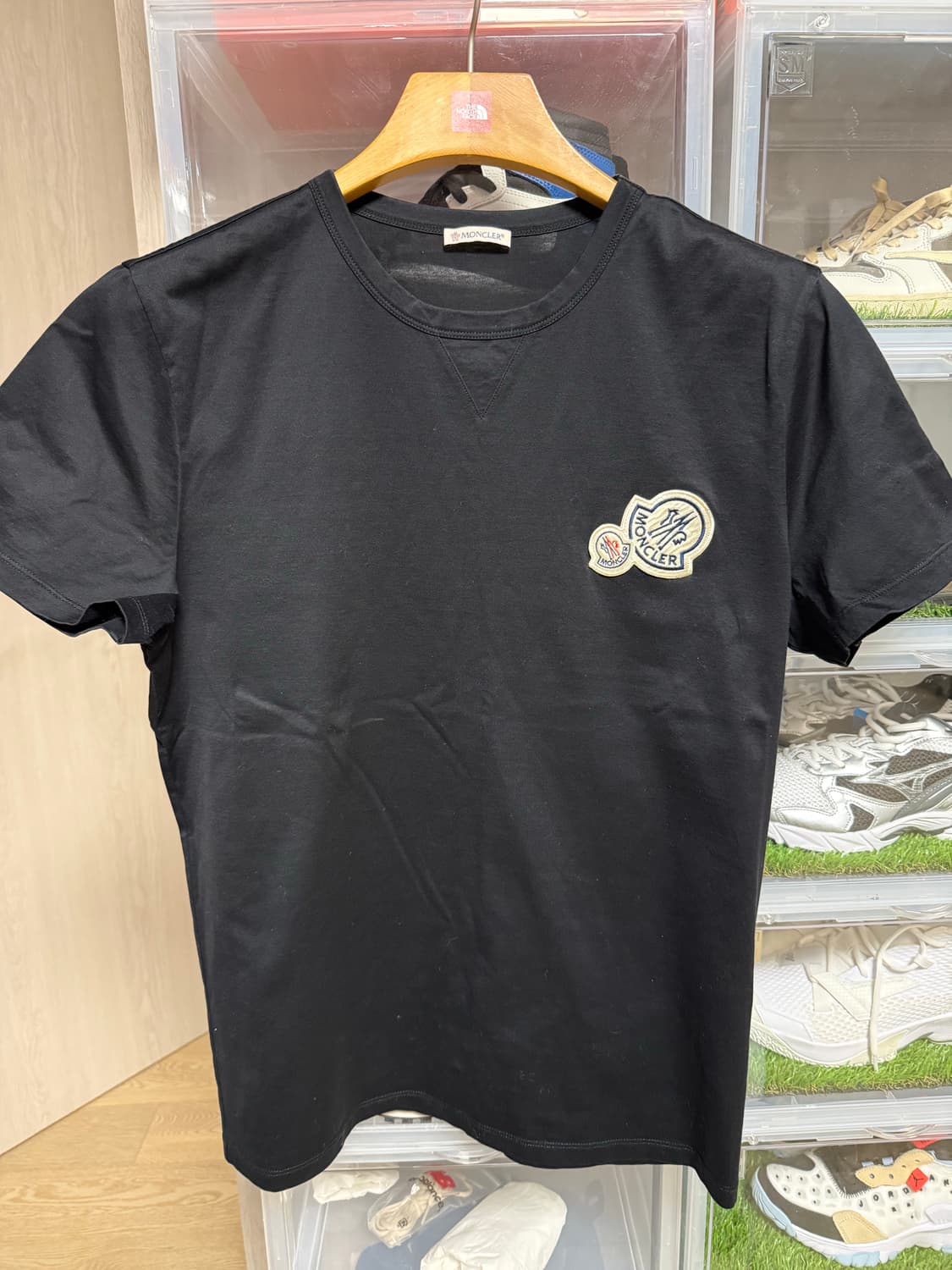 몽클레어 반팔 판매 드라이완료 실착 3회 미만 상품이미지1