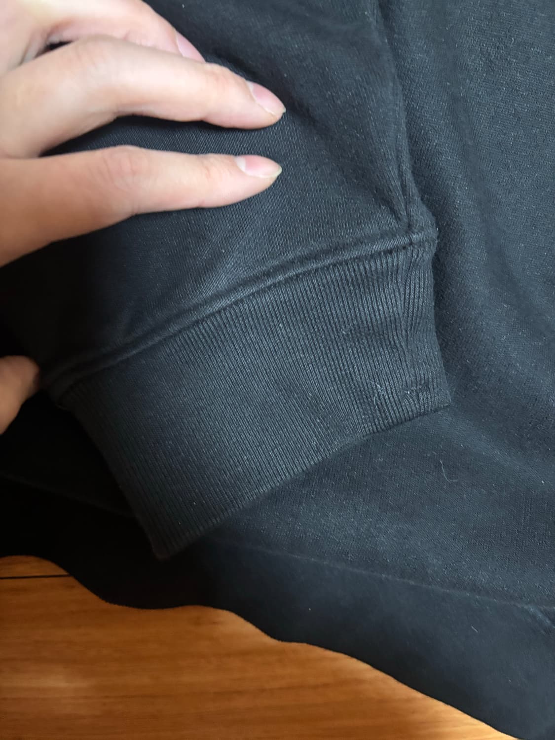 25FW 스톤 블랙 맨투맨 상품이미지3