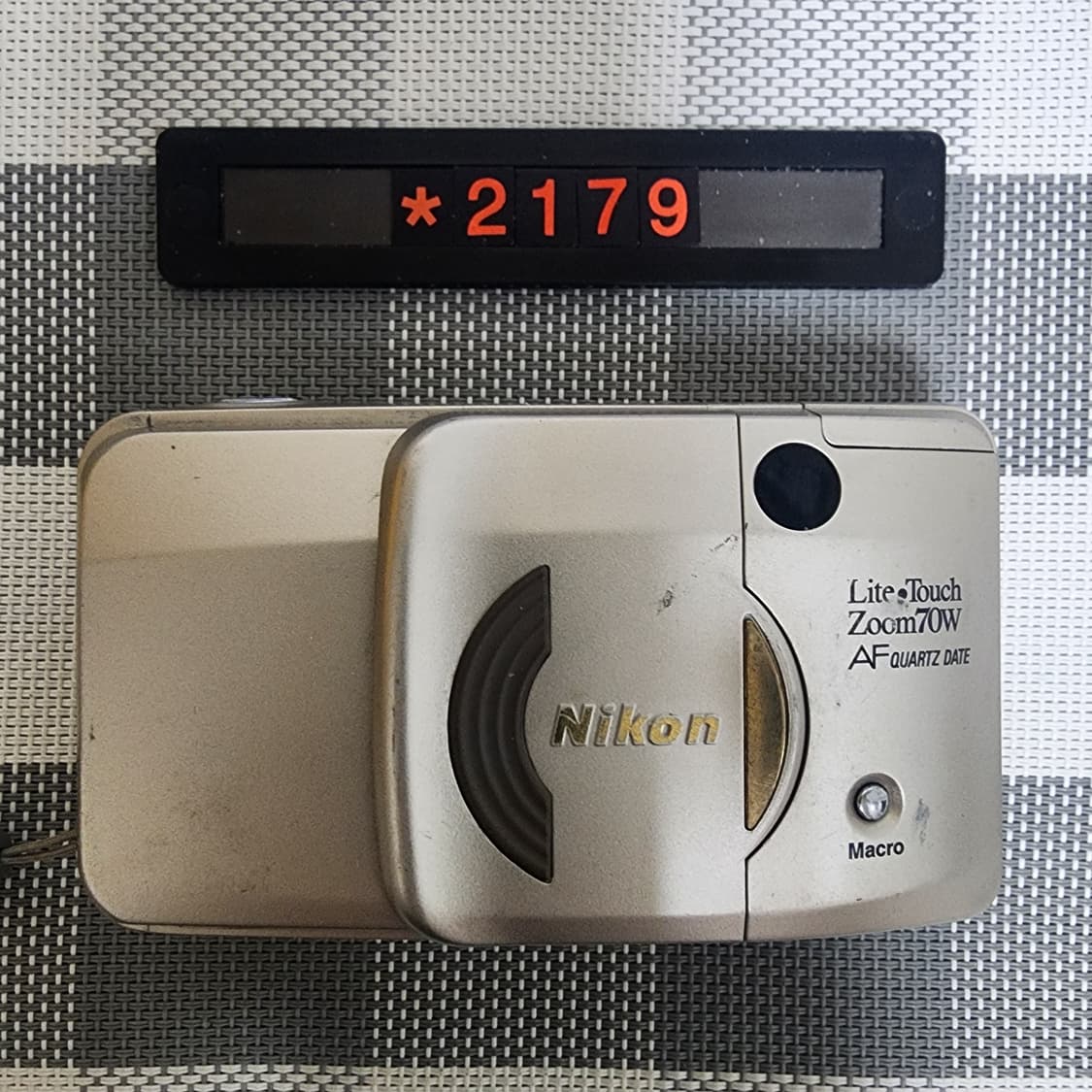 니콘 라이트 터치 줌 70W AF 데이터백 필름카메라 상품이미지1