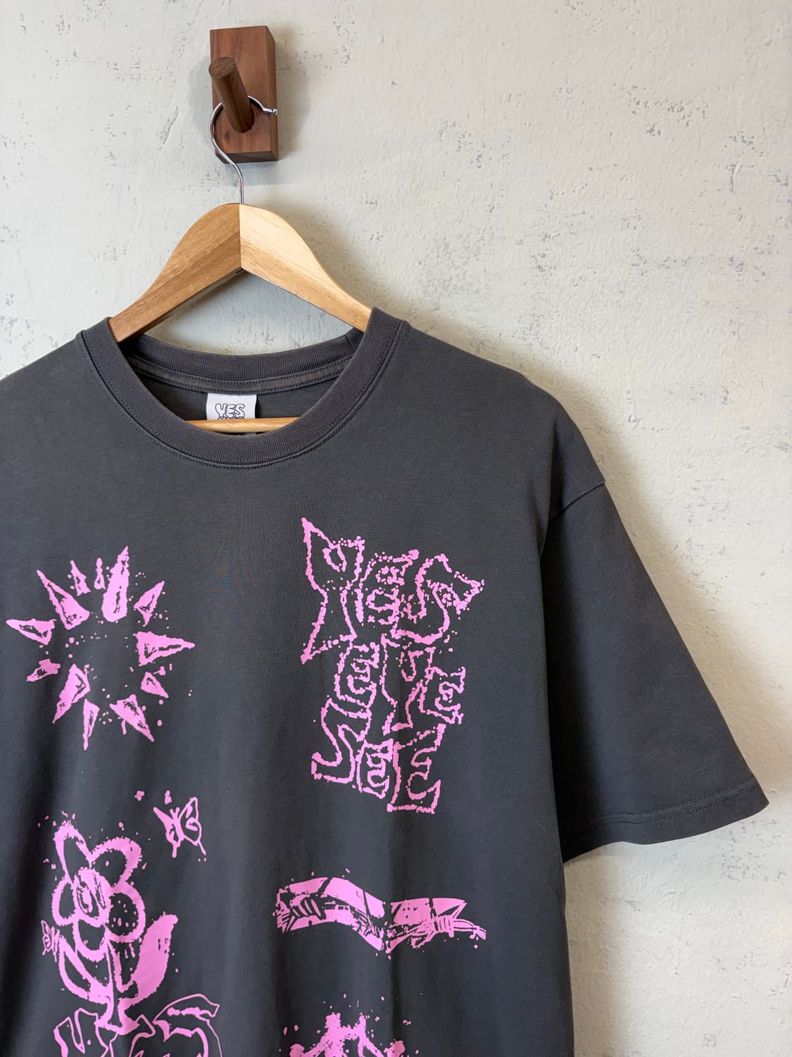 예스아이씨 Y.E.S Doodle gun metal 반팔티 상품이미지3
