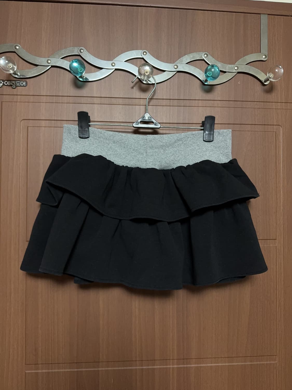 에이블리 지그재그 공겜여주 블랙 밴딩 트레이닝 프릴 캉캉 미니스커트 상품이미지3