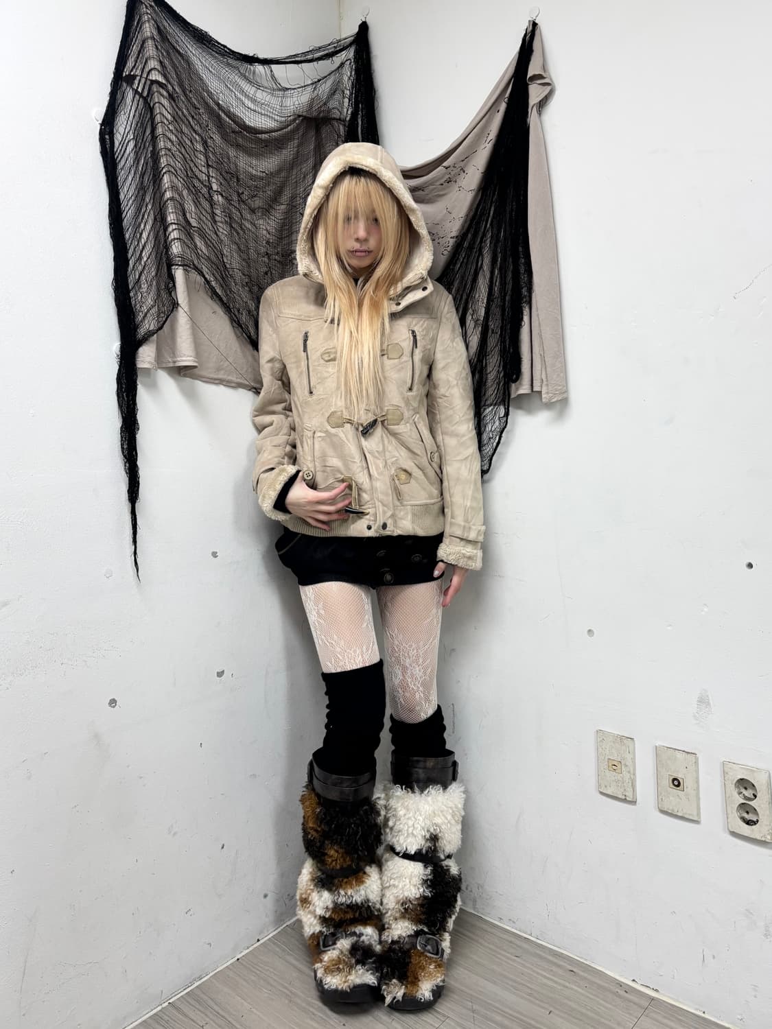 [Louis Charlon]00’s Desgin Hoodie Beige  상품이미지2