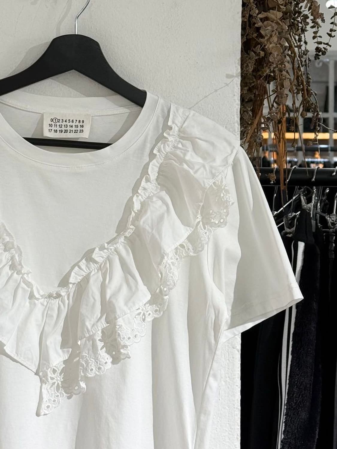 mm6 화이트 프릴 하프 티셔츠 상품이미지3