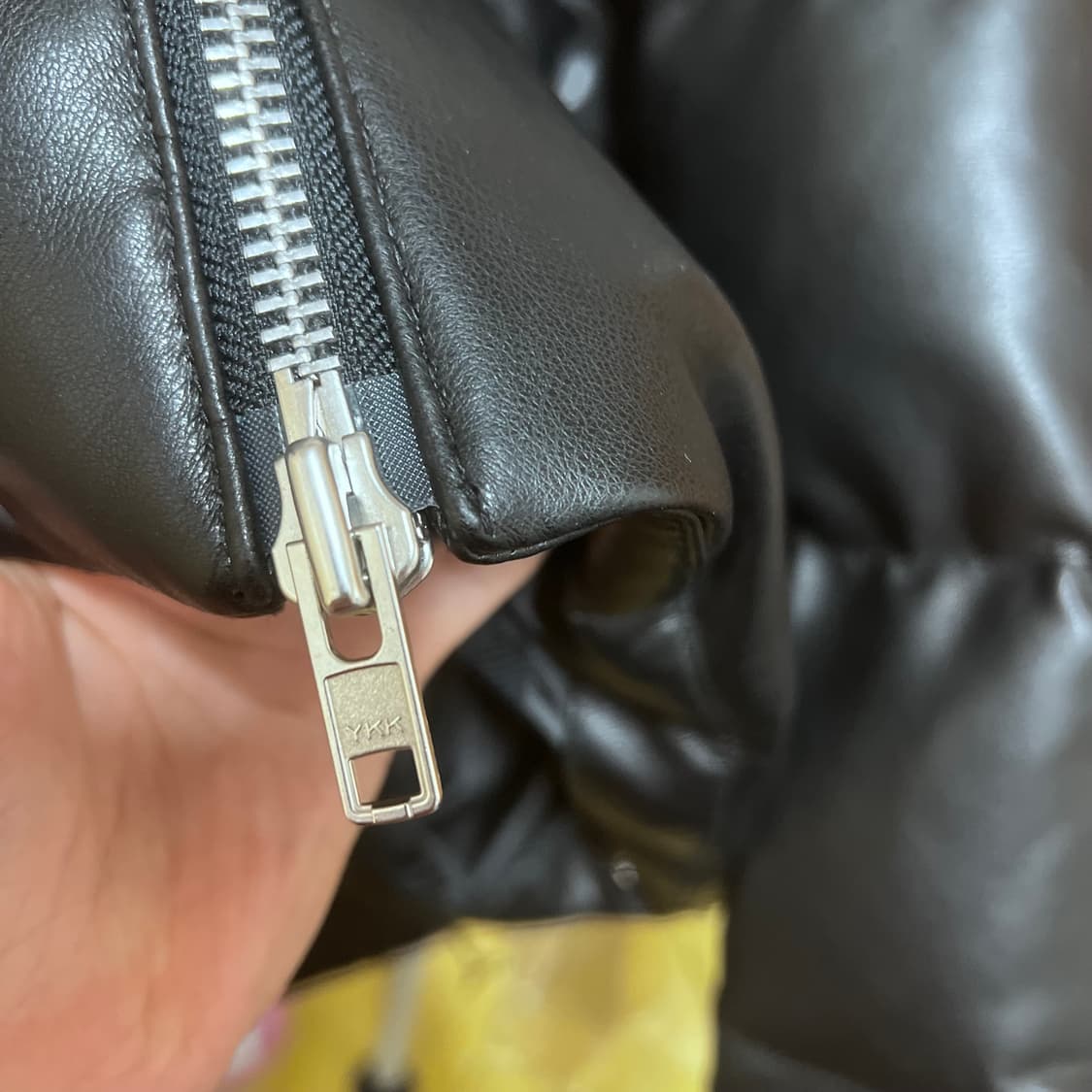 [XL] 에이징씨씨씨 비건 레더 패딩 상품이미지5