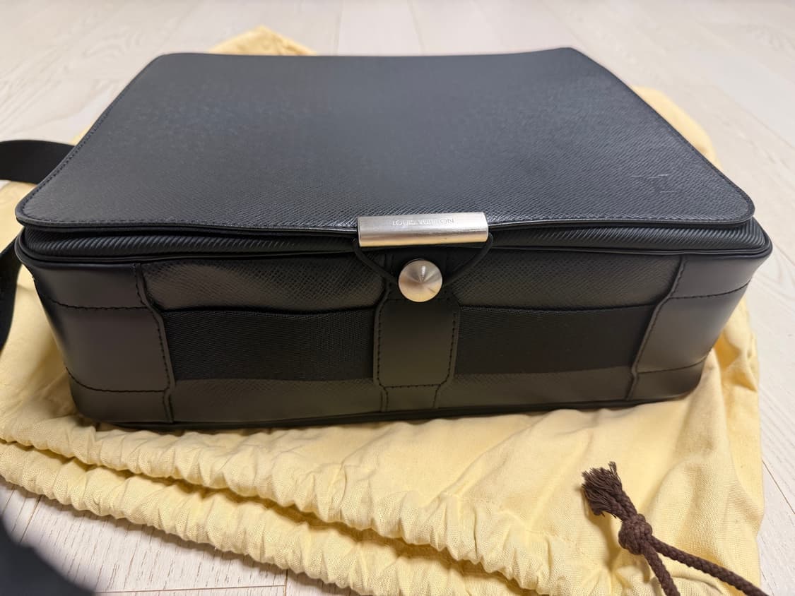Louis Vuitton Viktor (M30142) 상품이미지6