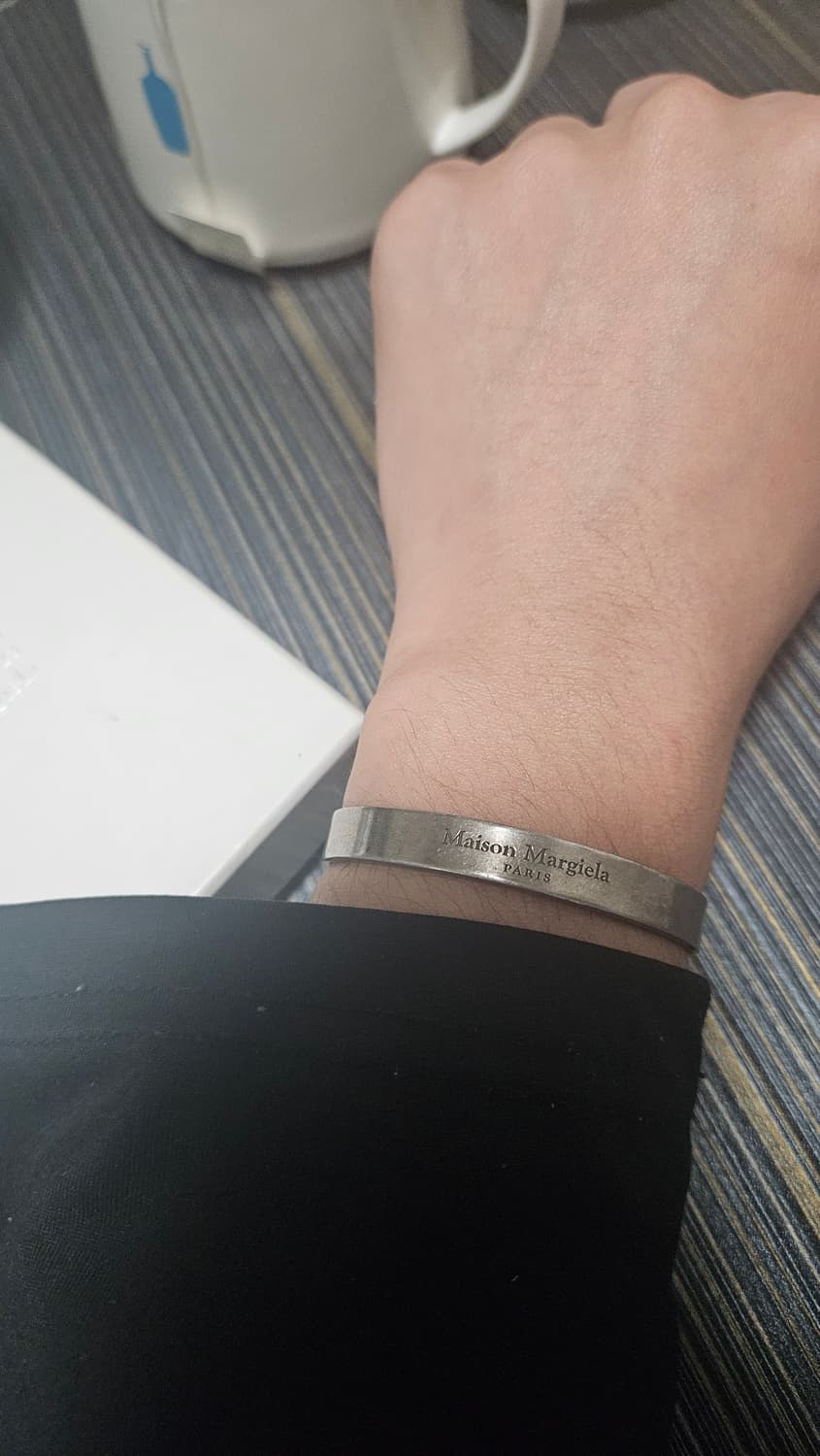 마르지엘라 실버 로고 커프 팔찌 XS 사이즈 상품이미지7