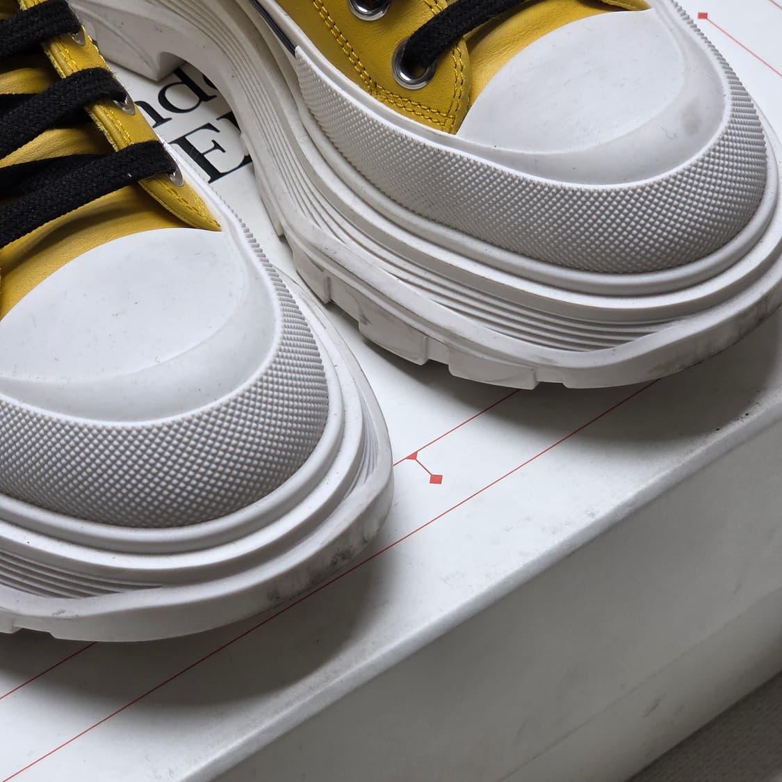 Alexander McQueen 알렉산더 맥퀸 트레드 슬릭 하이탑 상품이미지2