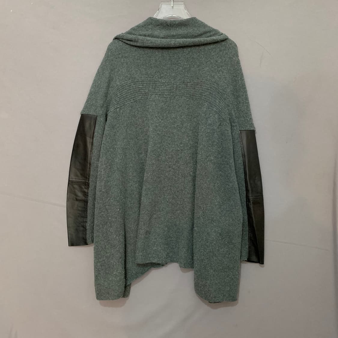 1 MAJE 마쥬 양가죽 배색 오픈 숄카라 니트 가디건 상품이미지3