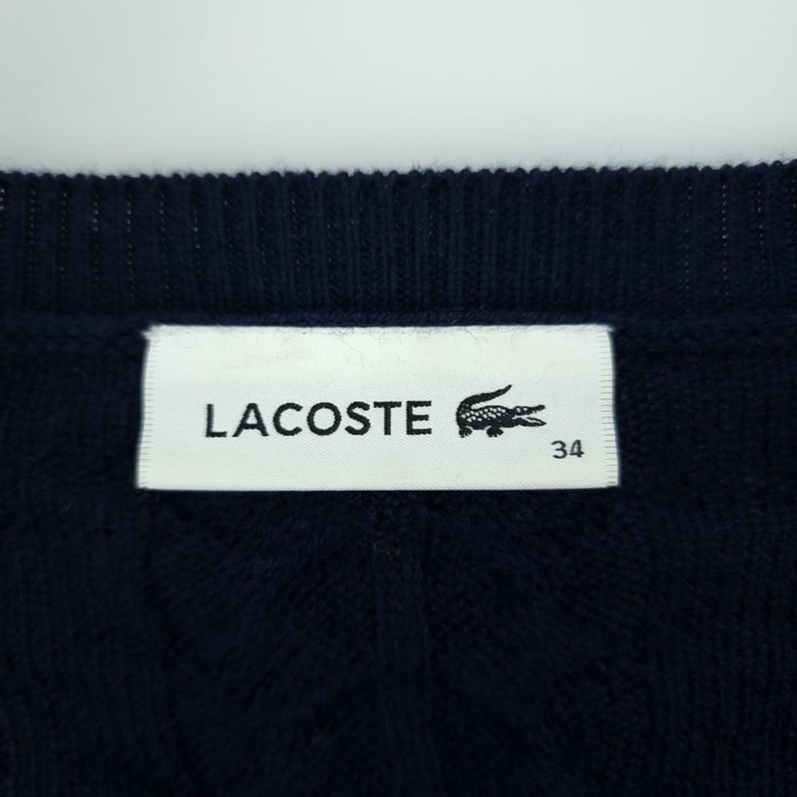 라코스테 로고 패치 브이넥 니트 네이비 M18924  상품이미지7